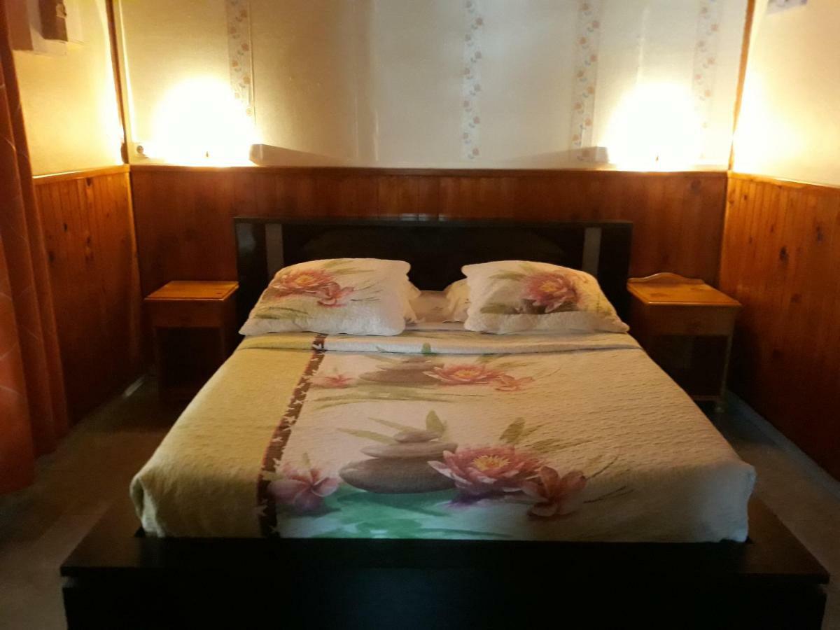 Bed and Breakfast Petite Fleur De Lentilles Силао Экстерьер фото